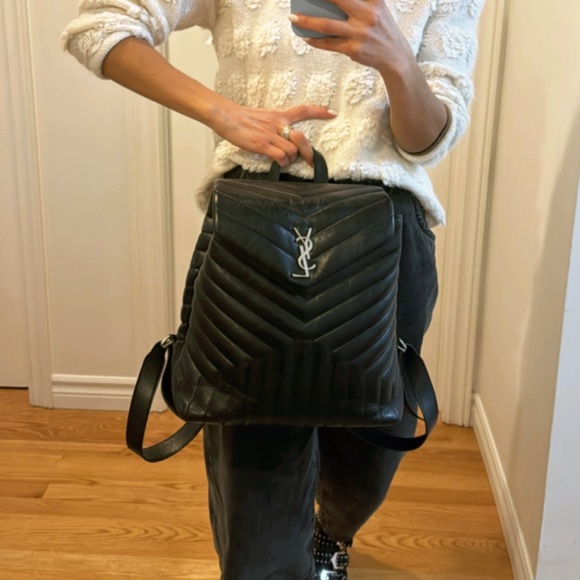 Beautiful YSL Medium Lou Lou backpack. - Picture 2 of 4